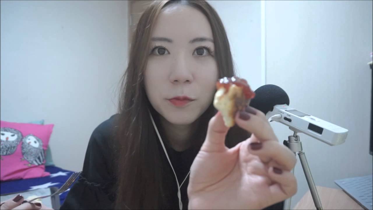 [3DI0 ASMR] 비스퀵 이팅 사운드 /  eating sound + softspoken