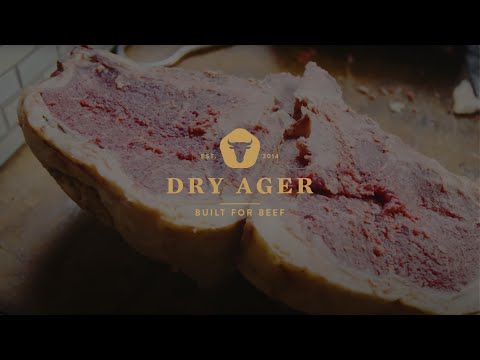 Dry Aged Entrecôte with polenta and onions