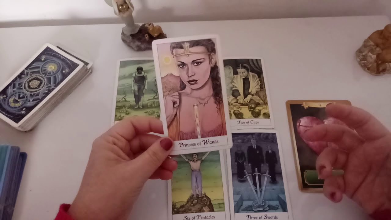 Mensagem do Tarô sobre uma pessoa que mentalizar💖