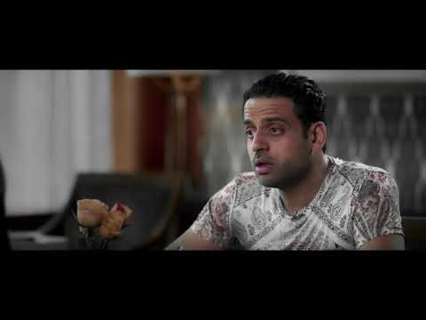 رد فعلك ايه لو خطيبك بيعمل كده للبنات وانتى قاعدة معا ..!!