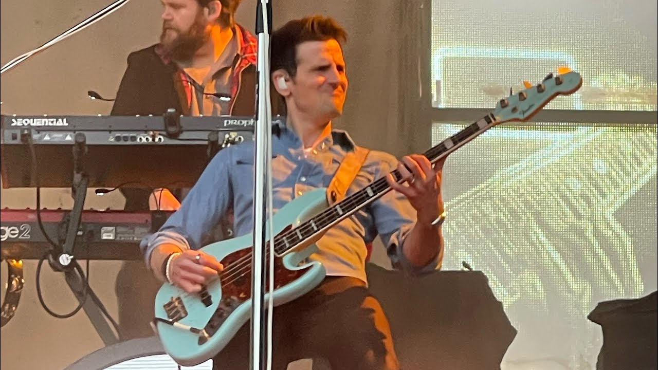 Taper Jean girl kings of Leon 28/05/23 wrexham kingsofleon wrexham