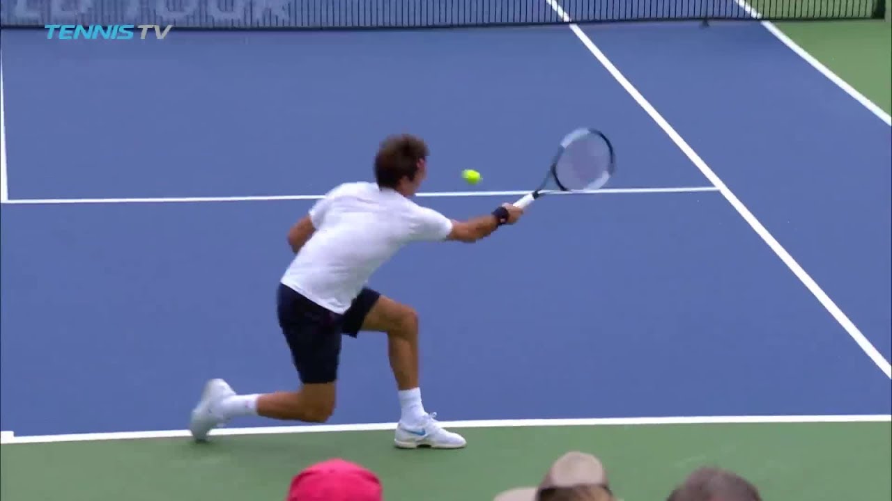 Hot Shot: Federer Flicks Forehand Past Mayer In Cincinnati 2018