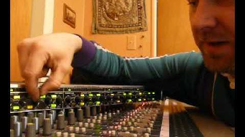 Soundboard Basics 10 -  Basic use of a compressor