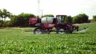 Miller Nitro 4275 Spraying Soybeans