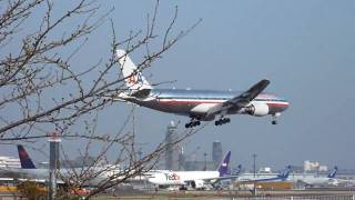 [Crosswind landing] American Airlines Boeing 777-200ER (N774AN) at NRT (Tokyo - Narita Int'l)