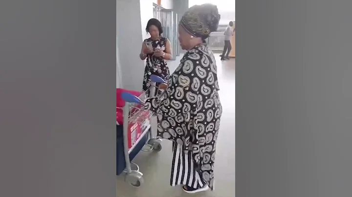A lovely video of Actress Yetunde Wunmi when she was on her way to The United States of America