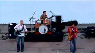 Davy Knowles &amp; Back Door Slam &quot;Tear Down The Walls&quot;