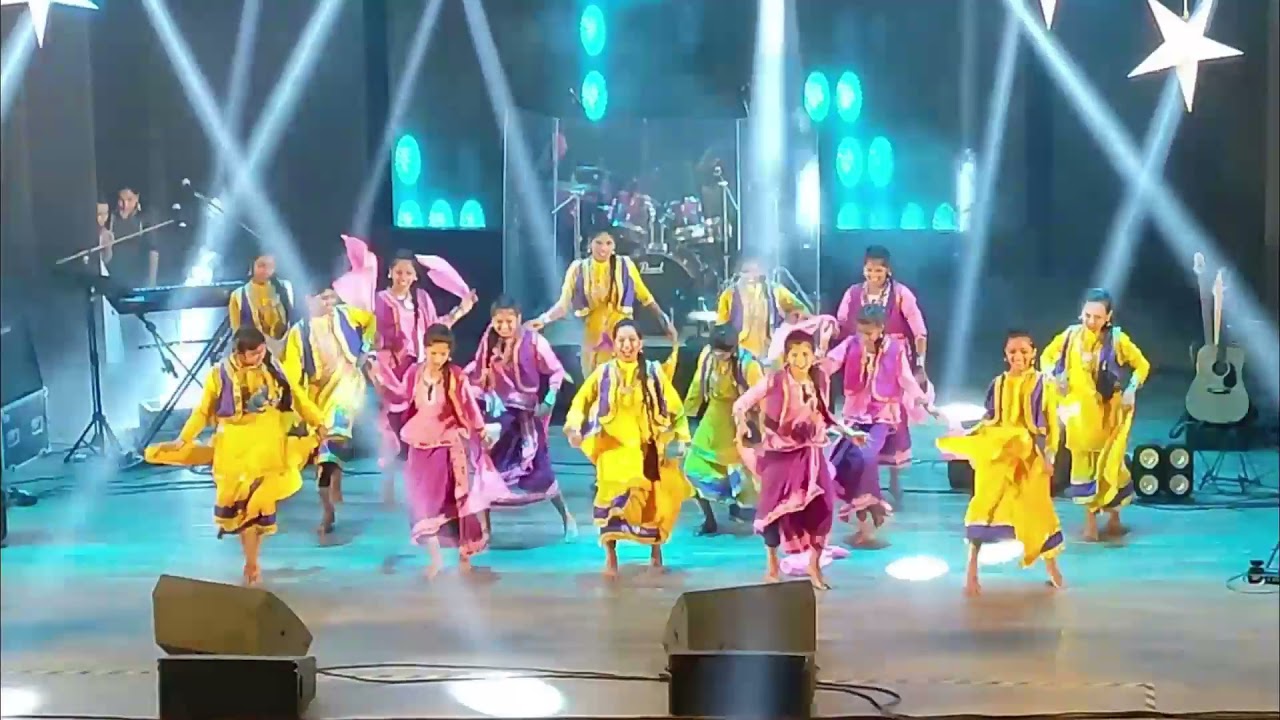 Christmas Dance  Wadda din  Chamka sitara  Anand Zala  Aaj din khunshiyanda aaya  Sangati