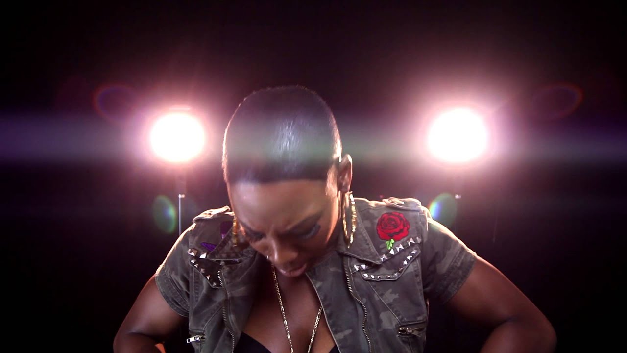 Damn… She Got Bars (Woah! Freestyle)