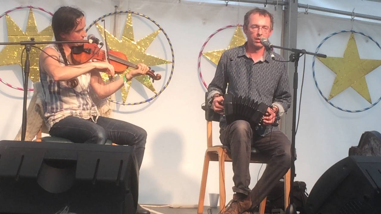 Rob Harbron and Emma Reid - Pretty Saro / Shove the Pig's Foot a Little Further Into the Fire