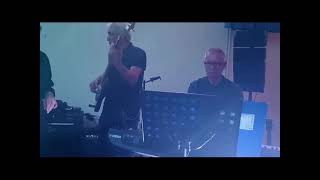 Reprise The police et Queen