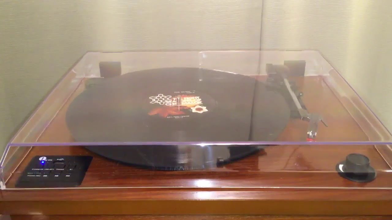 This Modern Turntable Is Made Of Wood And Sounds Amazing You