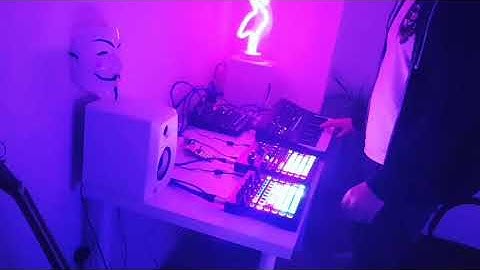 #novationcircuit #synthwave #retrowave  A New Retrowave Jam