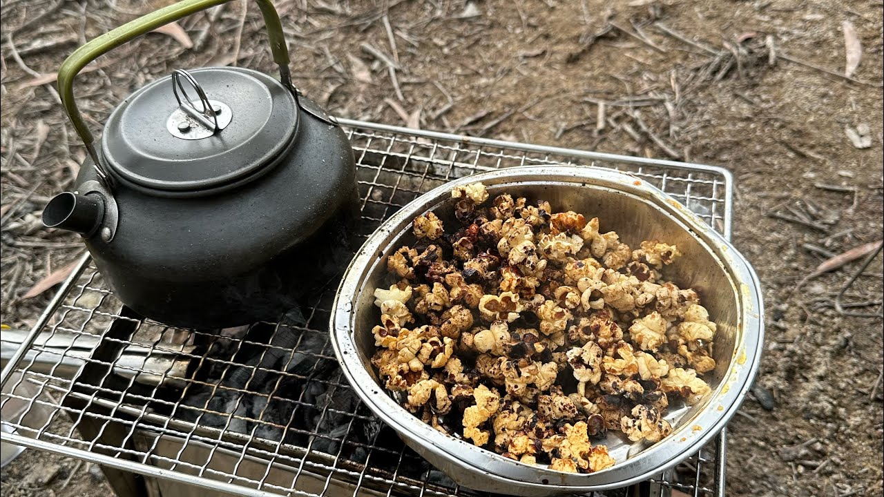 Triangular Popcorn Popcorn on my triangular stove and oven #camping #bushcraft #green #diy ...