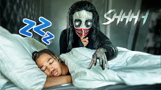 HILARIOUS SLEEPING SCARE PRANK ON BOYFRIEND...