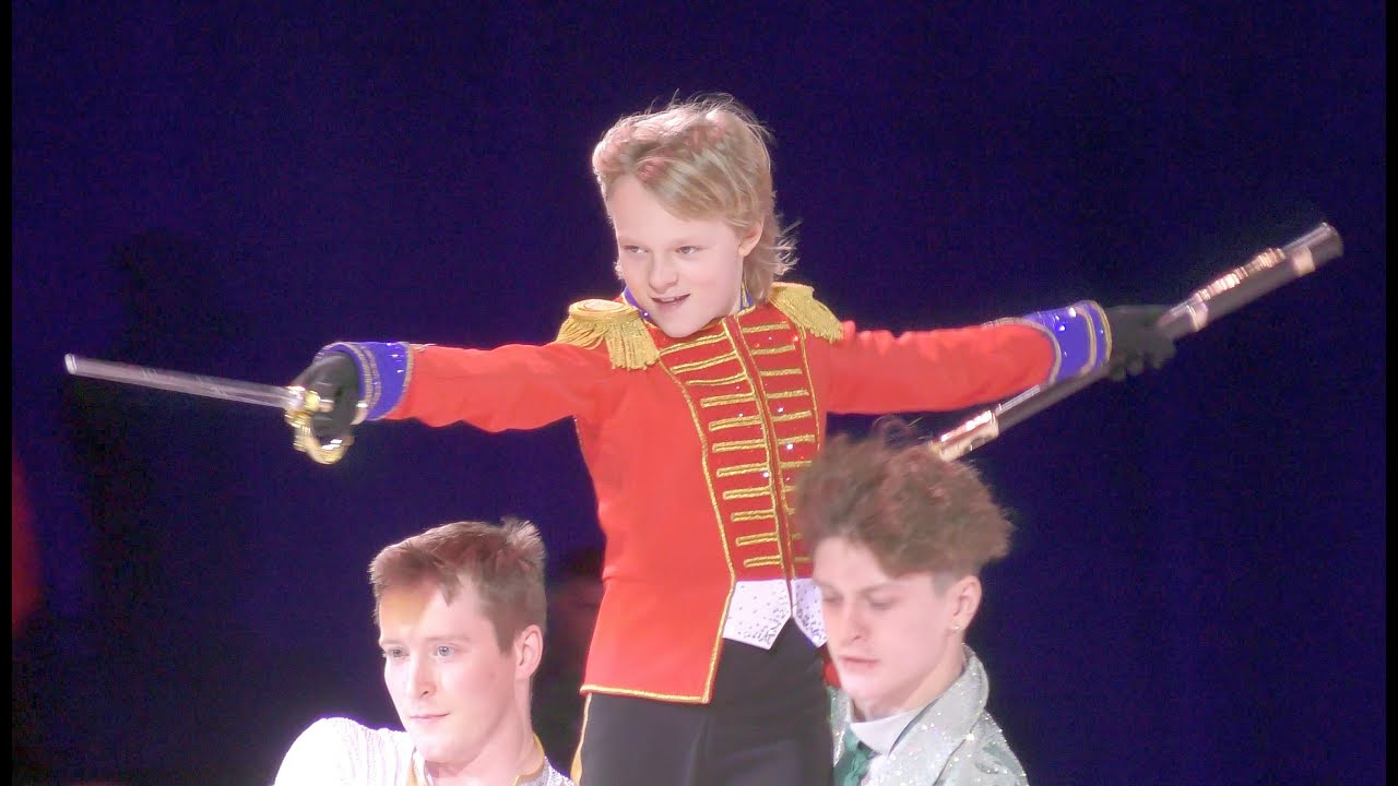 Настоящий Щелкунчик! Александр Плющенко и Александра Трусова в шоу Евгения Плющенко 