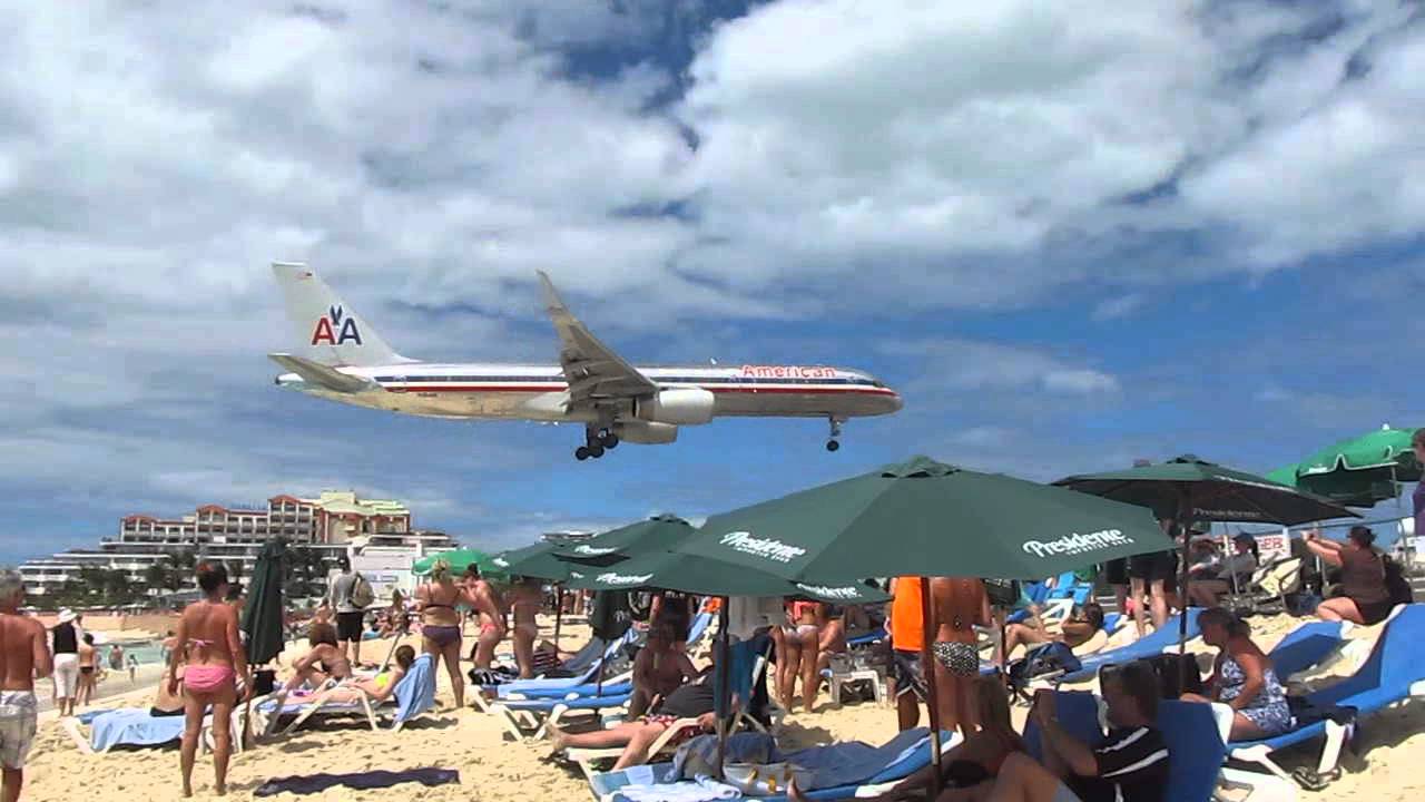 st-maarten-plane-landing-at-juliana-airport-flying-low-over-maho