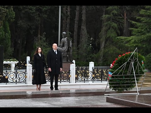 President and First Lady visited grave of national leader Heydar Aliyev