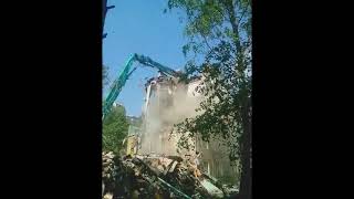 Destruction. Moscow. Destruction house. Scrapping building.  Разрушение здания. Слом дома.