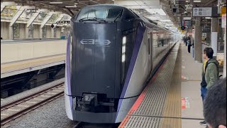 E353系モトS101編成(トップナンバー)が特急かいじ19号甲府行きとして国立駅1番線を通過するシーン(3119M)2025.3.2.11:48