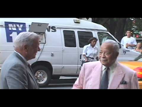 Here's video of former mayor of New York City David Dinkins giving the finger to a heckler. I was one of only two videographers able to catch this scene. The other vidoegrapher is from CNN.