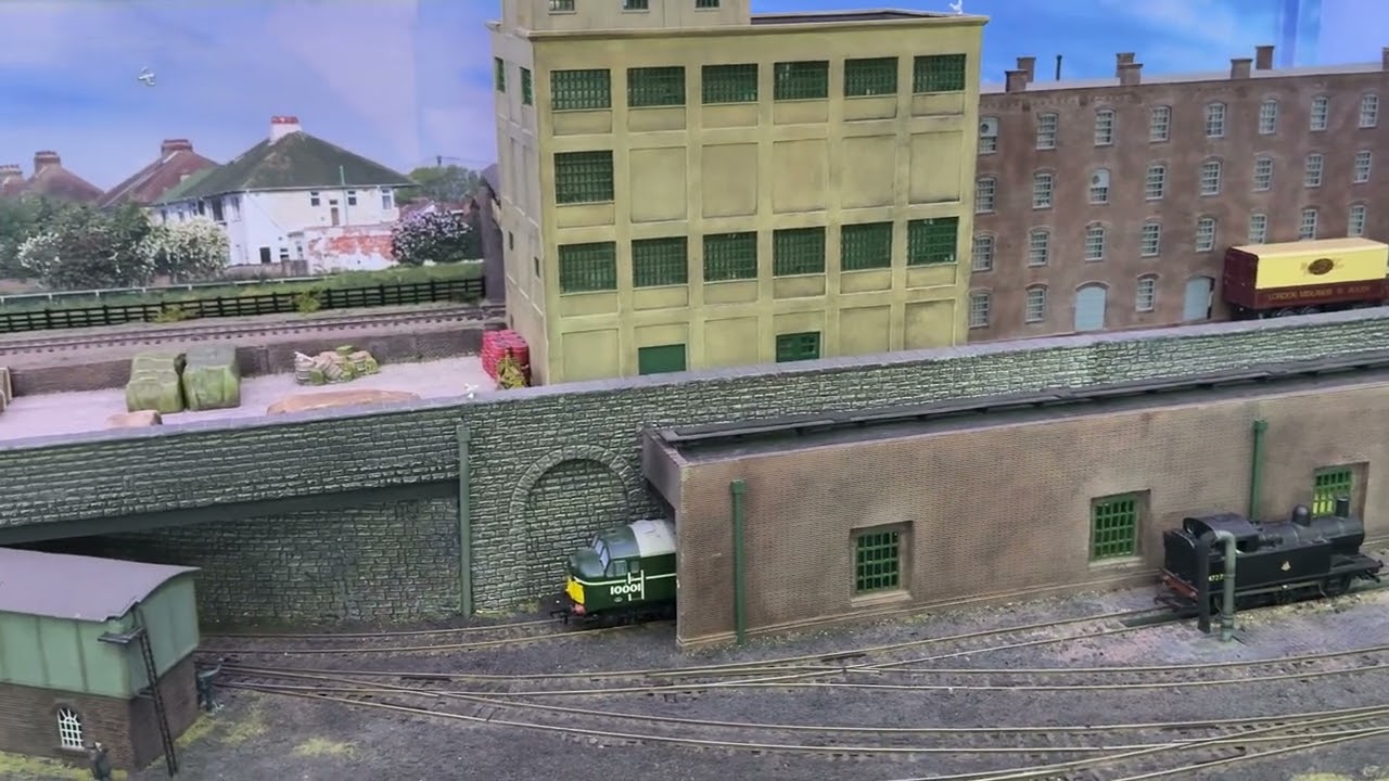 Промышленная облицовка в два яруса.