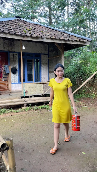 Mau Jajap Rantang Kemana Ya Teteh Silvi Ini? #suasanapedesaan #shorts #village #gadisdesa #rural