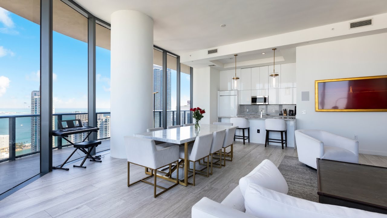 Beautiful view of Penthouse Apartment With Water City View