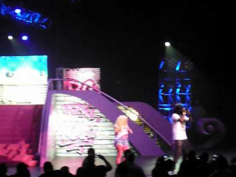 Nicki Minaj Pink Friday Tour August 4th 2012 ( Beez In The Trap ) Live In Las Vegas