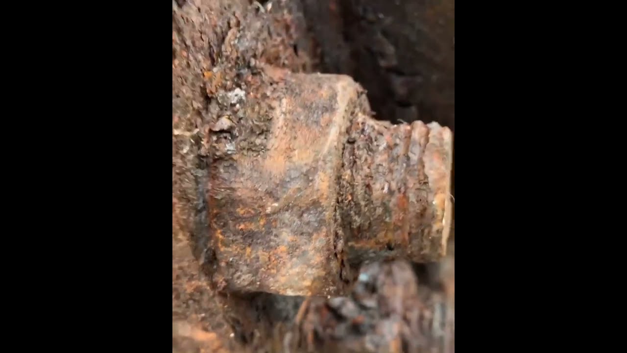 ⚡️Dewalt DCF899 Cordless Impact Wrench in Action 💪🔥