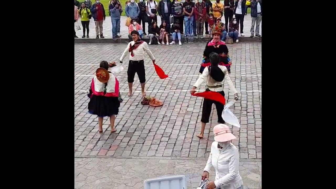Diferentes Danzas en la Plaza de Cusco 🎶💃🕺