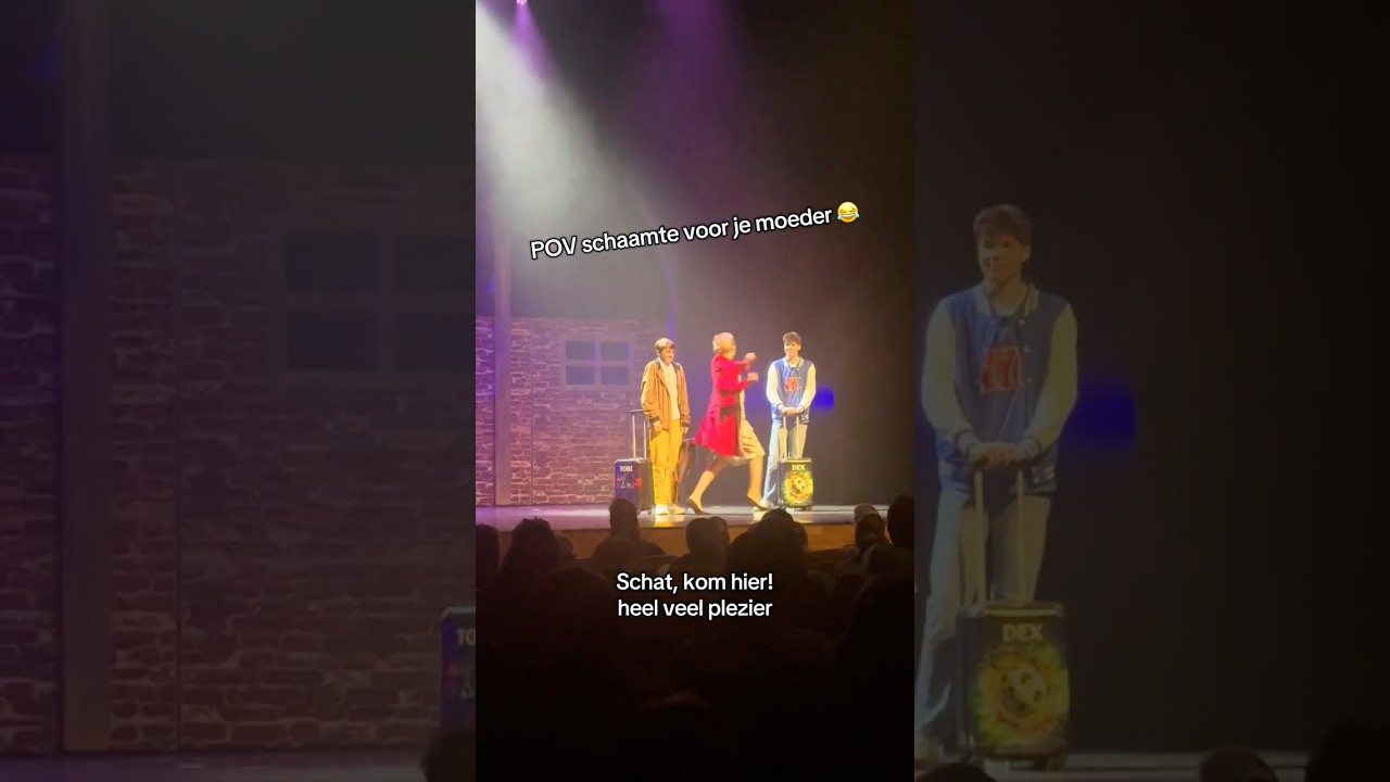 Wie heeft er ook zo’n moeder? 😂😂 #eindmusical #comedy #musicaltheatre #funnymoments #deeindmusical
