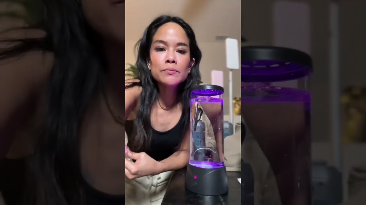 Mood lamp with jellyfish?! 