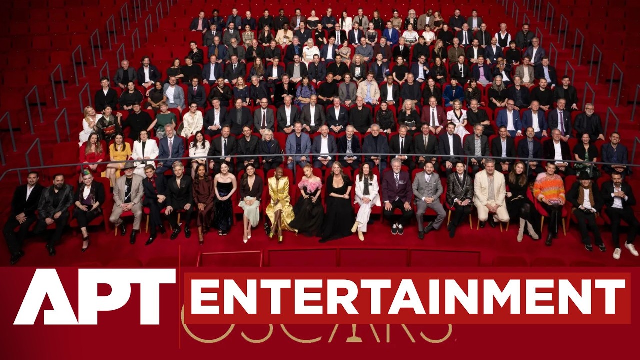 Голливудские звезды собрались для традиционной школьной фотографии на церемонии вручения премии «...