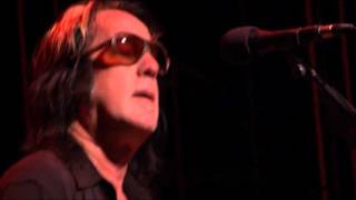 Watch Todd Rundgren Sweet Home Chicago video