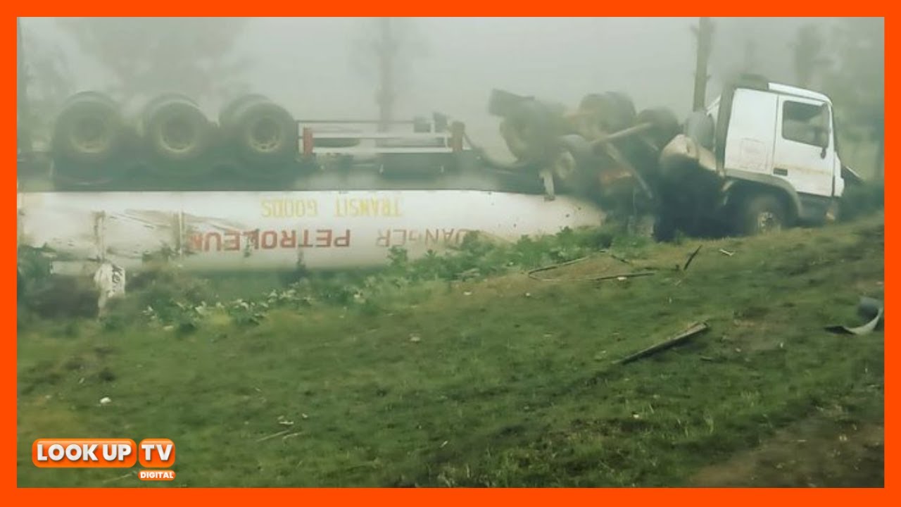 Locals rush for fuel as tanker overturns in Limuru - YouTube