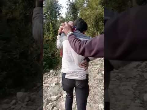 एक पिता ने दूसरे पक्ष पर लगाया अभद्रता व मारपीट का आरोप, सोशल मीडिया पर डाला विडियो