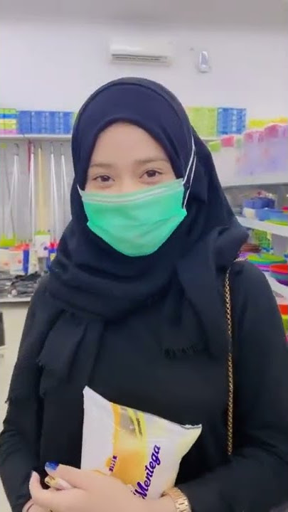 Mentahan halu jalan sama cewek.  Story wa