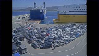 Llegada y salida del Mega Express V en el Puerto de Ile Rousse