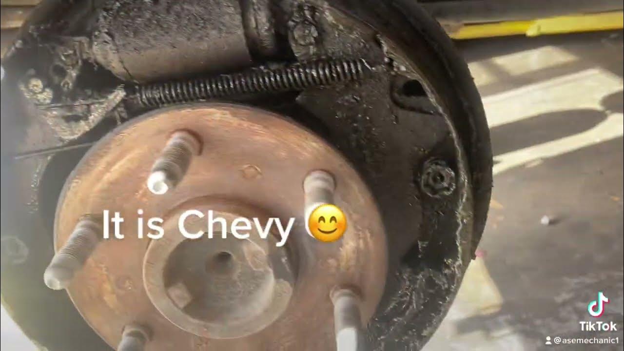 Chevy Silverado/GMC Sierra Rear Brakes|| Wheel cylinder leaking - YouTube