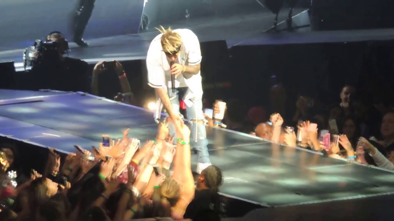 Life Is Worth Living- Justin Bieber (Purpose World Tour) 4/29/16