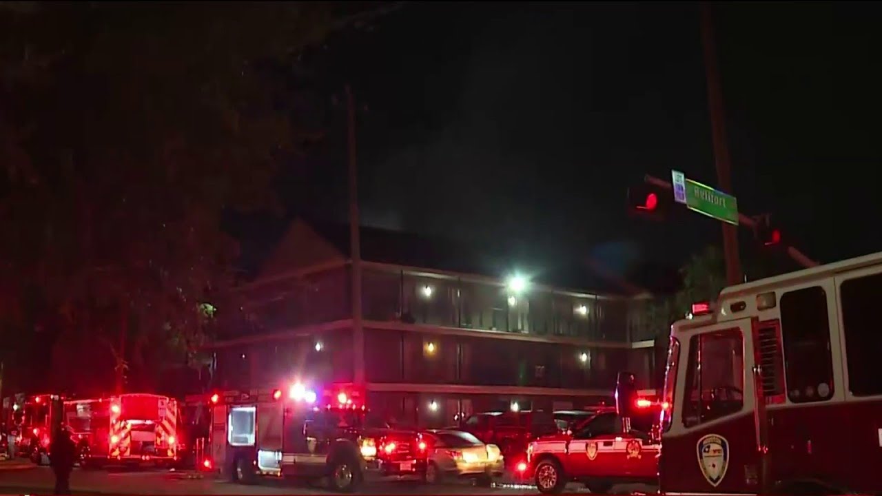 Firefighters on scene of 2alarm apartment fire in southwest Houston YouTube