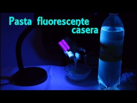Cómo hacer pasta fluorescente casera (Experimentos Caseros)