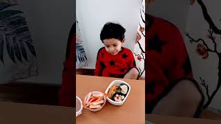 Baby learning to use chopsticks 🥢 #japan #lifeinJapan #japaneseculture #breakfast #shorts