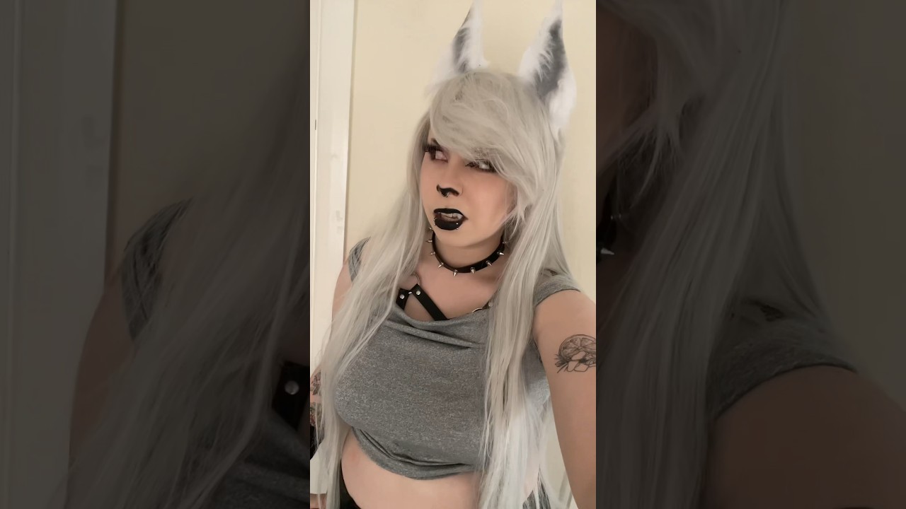 Cause she’s a hellhound 👀 #cosplay #meme #helluvaboss #hazbinhotel #loona #furry