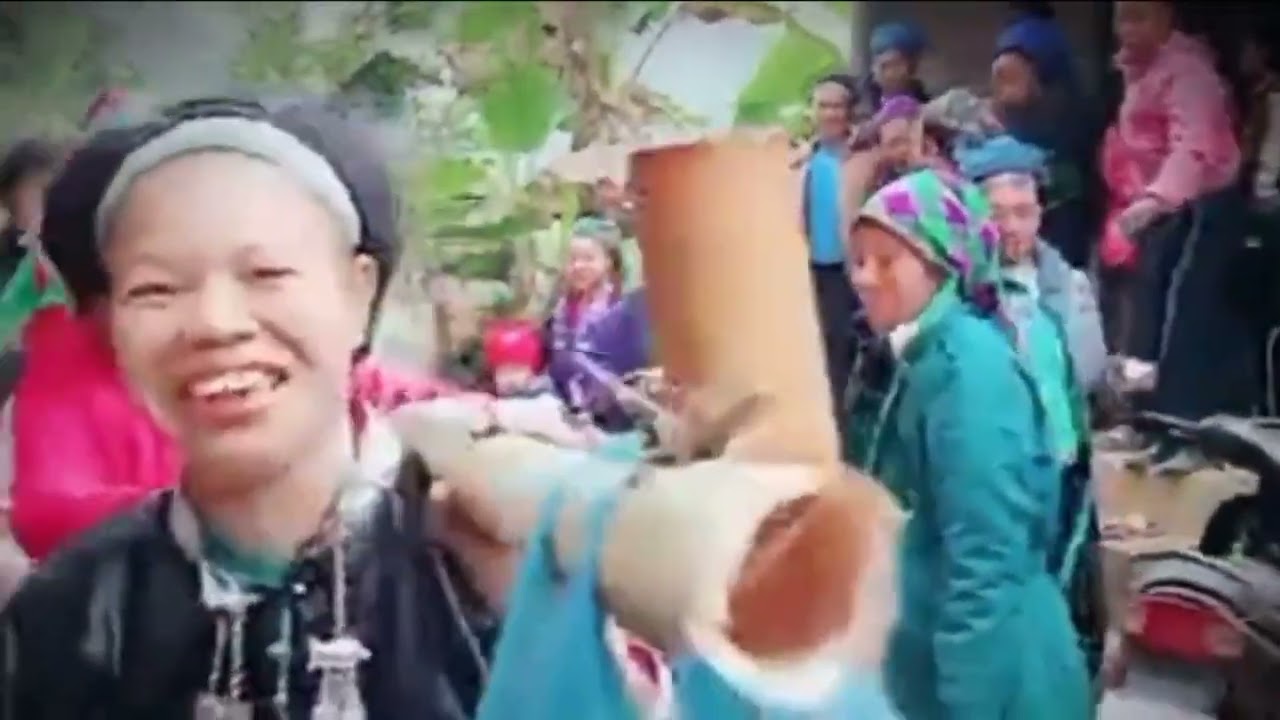 Hát nùng giải trí tại đám cưới 