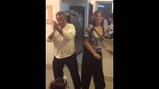 Abuelos bailando bump