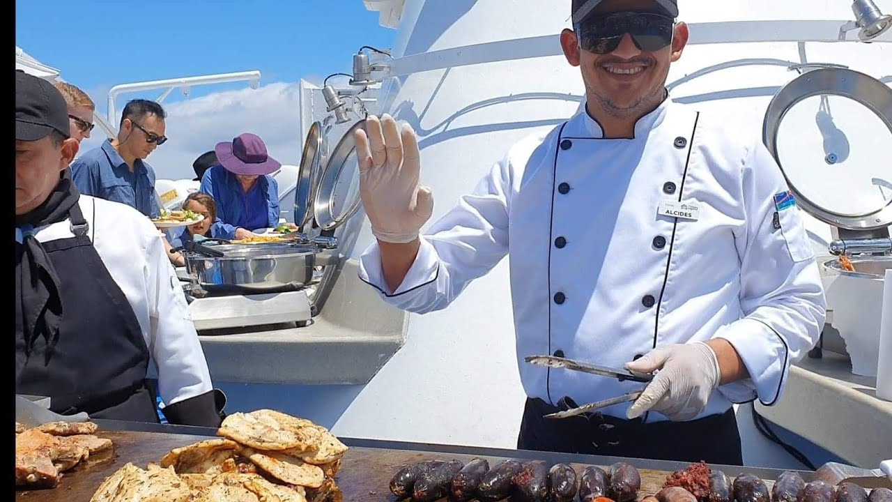Galapagos Legend Cruise. A Sumptuous BBQ