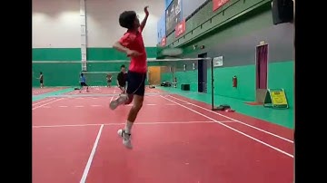 Badminton late cross court shot
