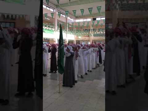طابور الصباح متوسطة وثانوية القادسية بجرد تحت إشراف الاستاذ حمدان